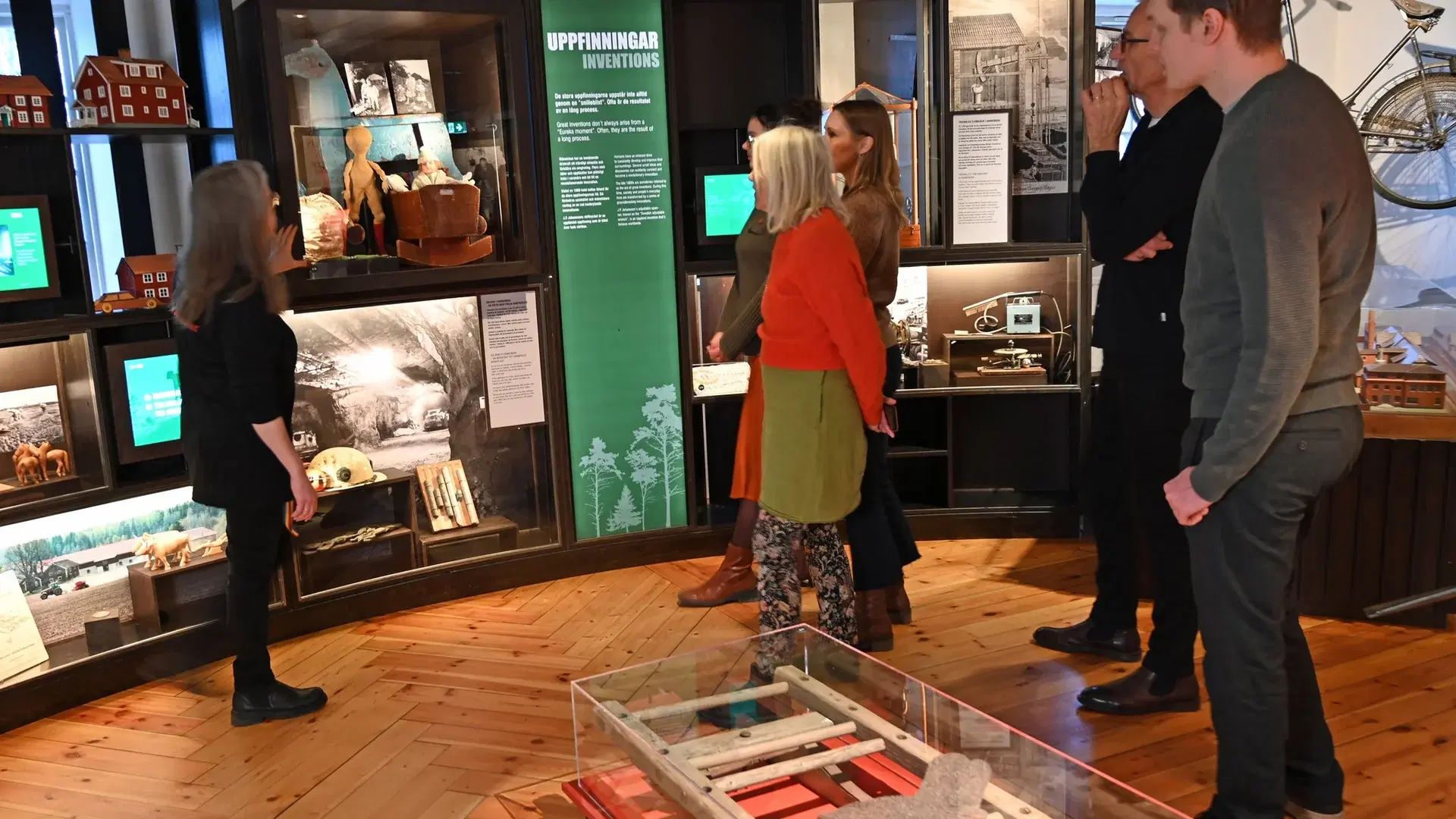Visning Upplandsmuseets basutställning "UPP-LEV"
