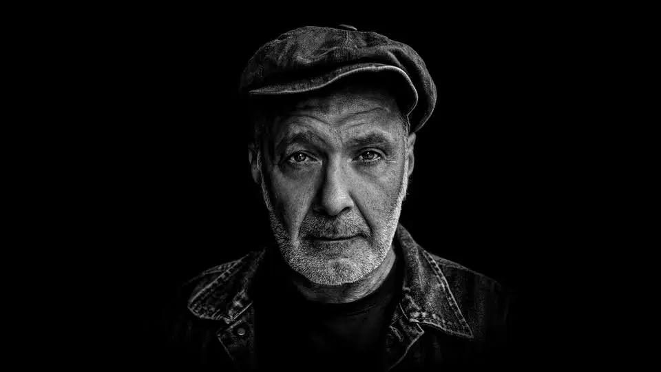 Toni Holgersson – Apotek Vintergatan | Victoriateatern