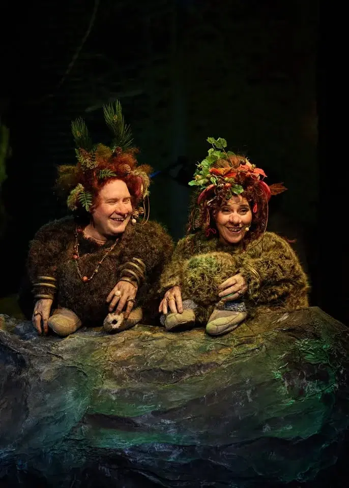 Svenska Revyn | Henrik Dorsins publiksuccé på Spegeln